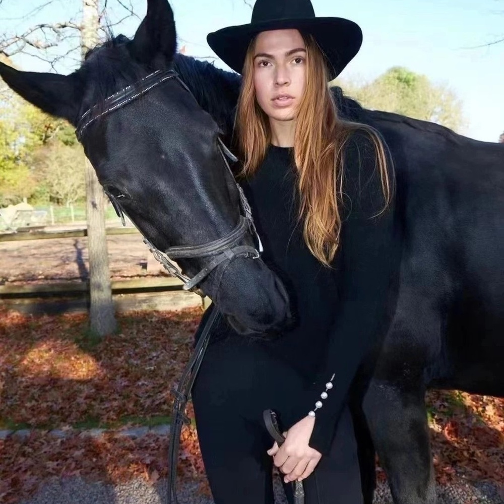Luxurious Black Cashmere Sweater